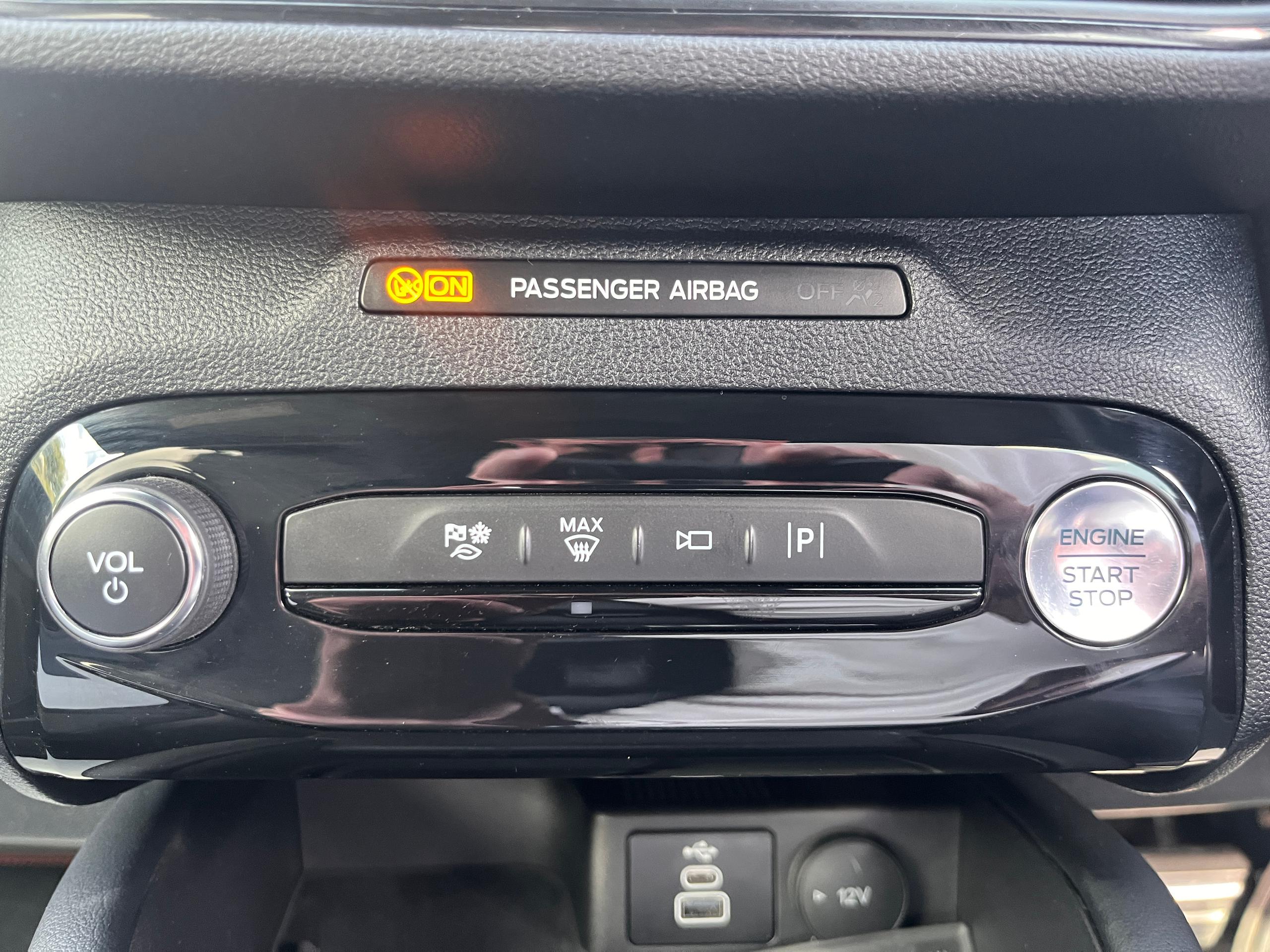 Used Ford KUGA AK74OMC 27
