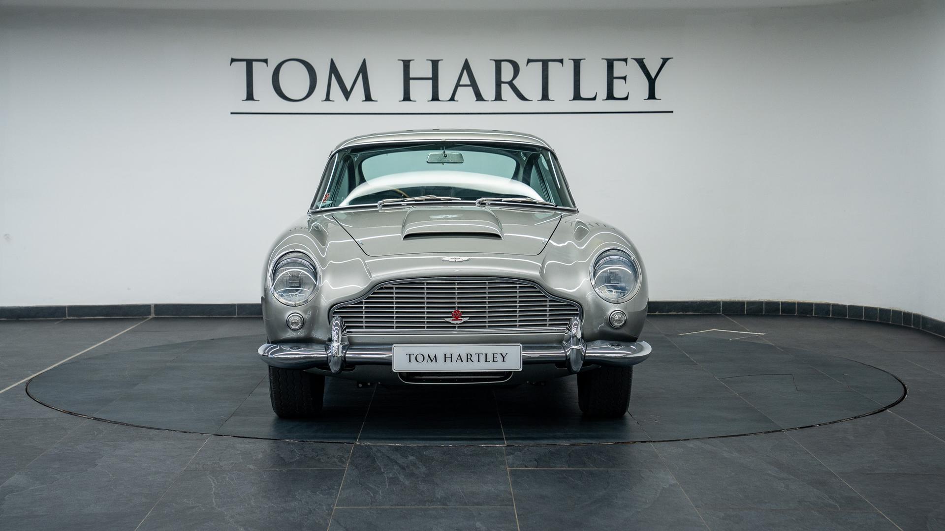 Aston Martin DB5 Photo d7029844-19fa-458f-8cd0-2ef692d650cf.jpg