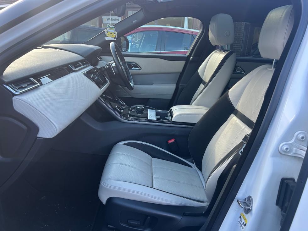 Land Rover Range Rover Velar Photo d7083ba0-638d-4501-ab31-3dd7ee2a3d41.jpeg