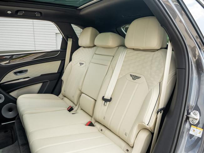 BENTLEY Bentayga Photo 33