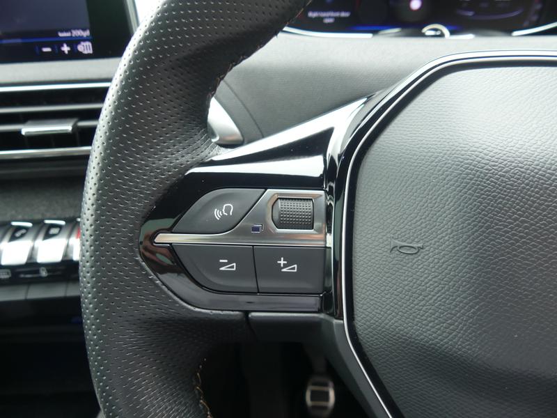 Peugeot 5008 Photo d71f193d-938d-49fb-8f89-d6b3ccf12697.jpg