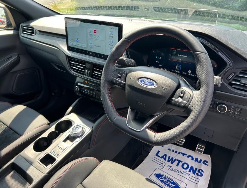 Ford Kuga Photo d721d4bc-c384-4ecb-99cd-a6c0c69f5471.jpg