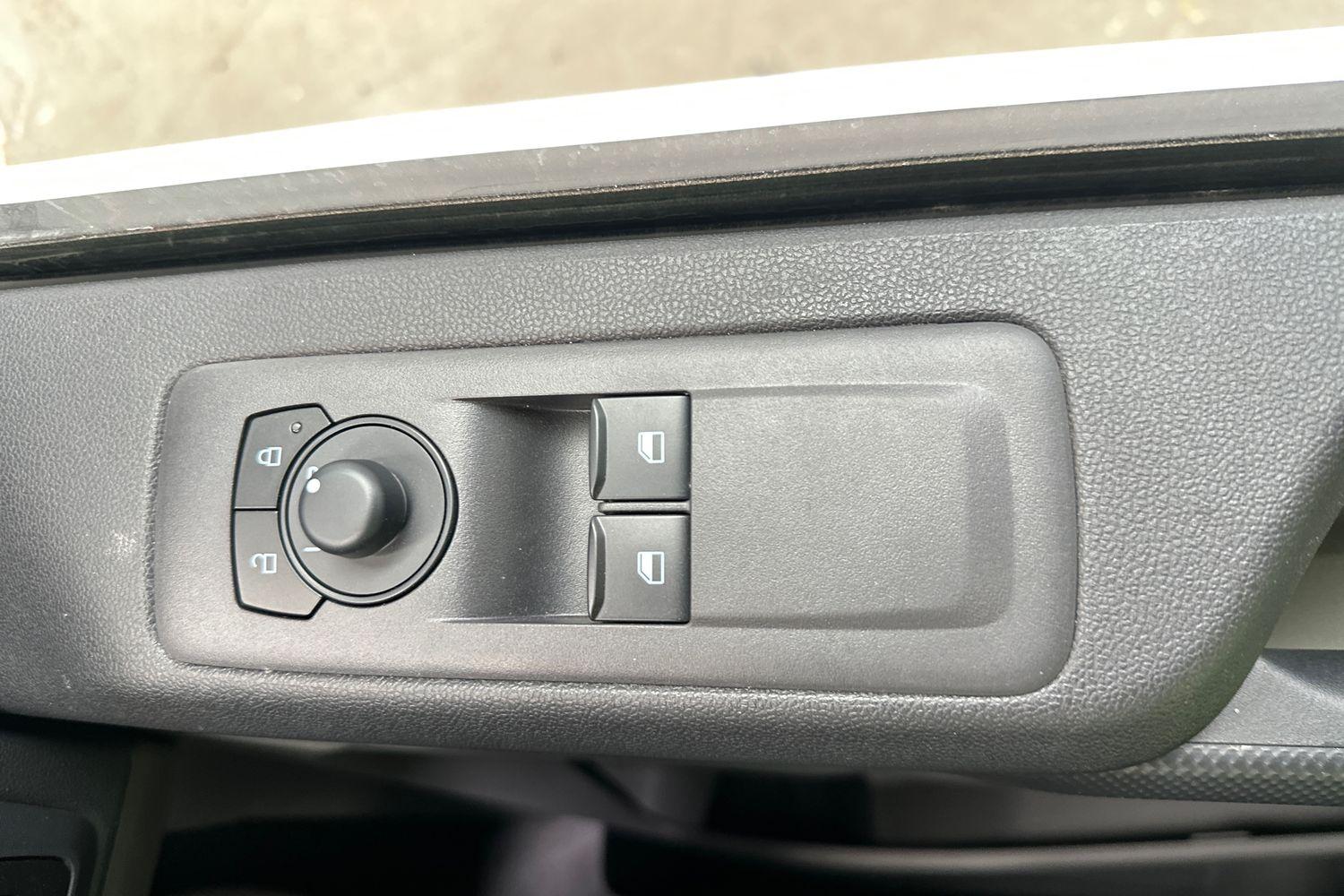 Ford TRANSIT CUSTOM Photo 34