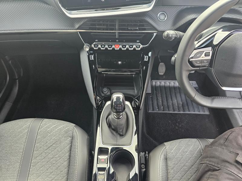 2025 75 PEUGEOT 2008