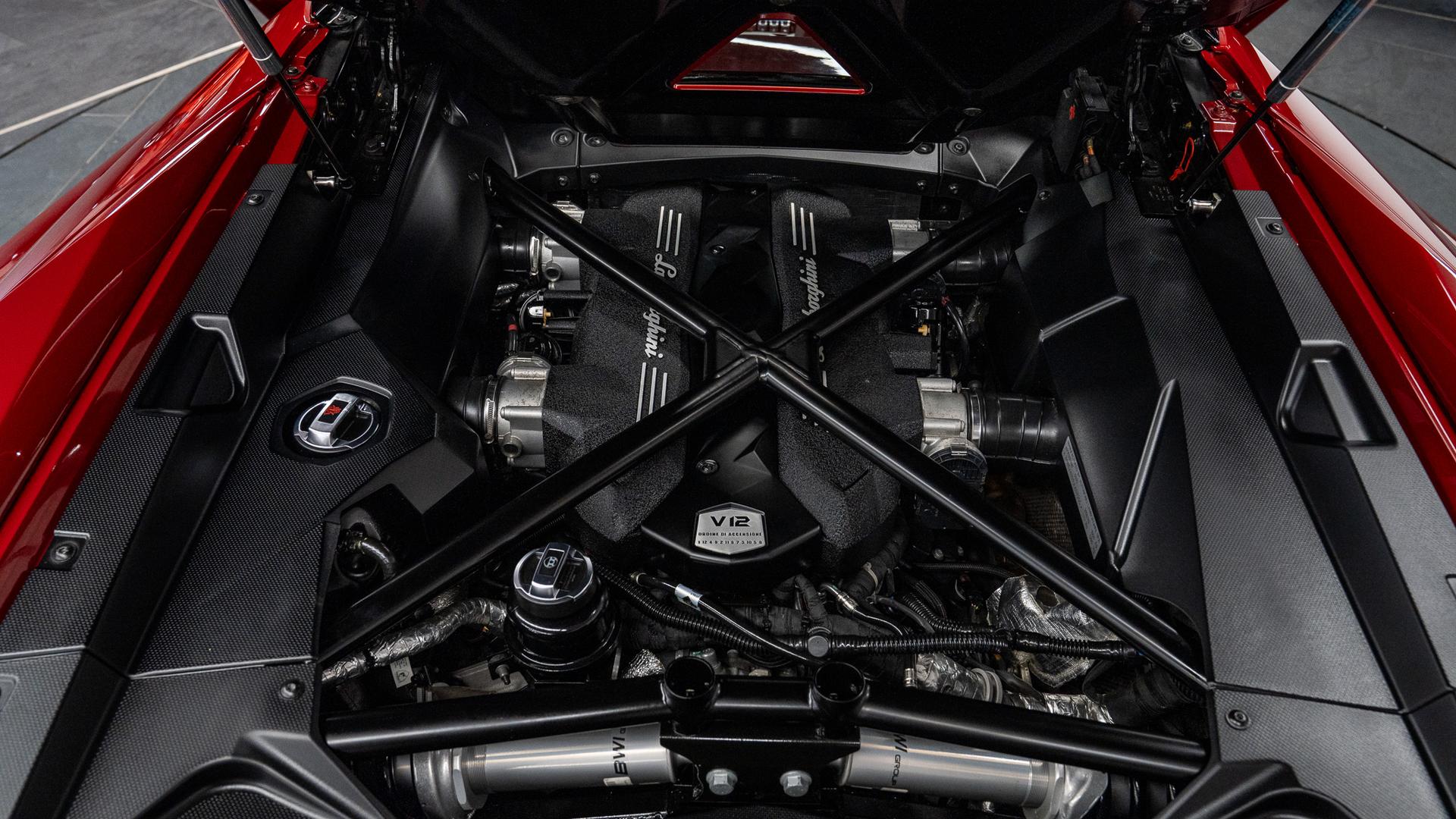 LAMBORGHINI Aventador Photo d7483ec1-4cd3-440d-bdb8-a47aa8c2cee6.jpg