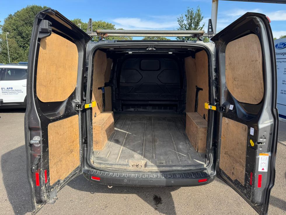 Ford Transit Custom Photo d74b3ef9-b835-4c18-ba67-22e10bc8160e.JPEG