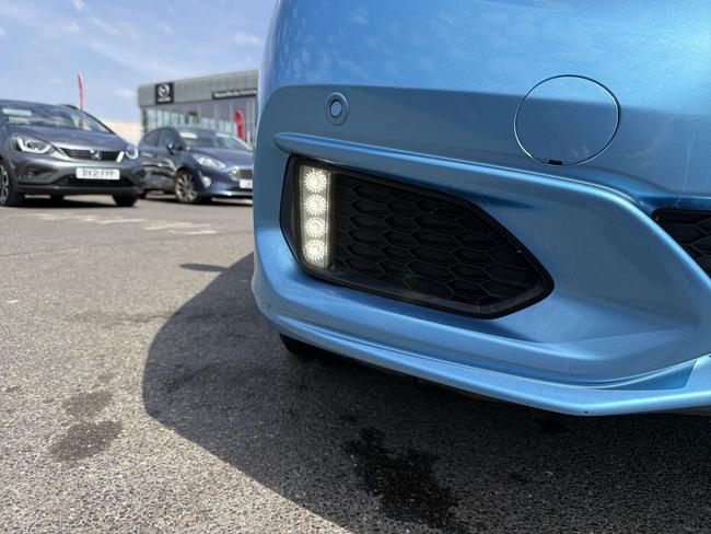 Honda Jazz Photo d75414c8-bdea-453d-b89f-095108e9db31.jpg