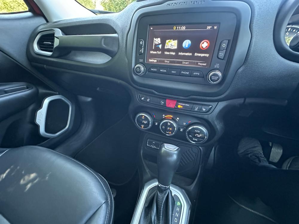 Used Jeep Renegade LW17YWJ 34