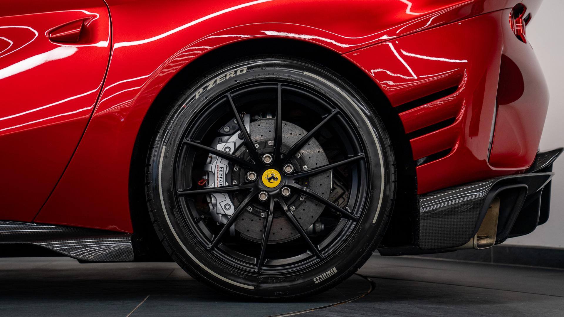 Ferrari 812 Photo d76b8788-4606-47c2-8f32-fa80a676b45b.jpg