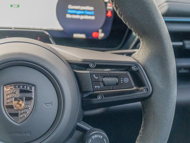 PORSCHE Macan Photo 24