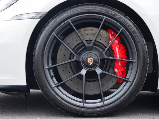 PORSCHE 911 Photo 19