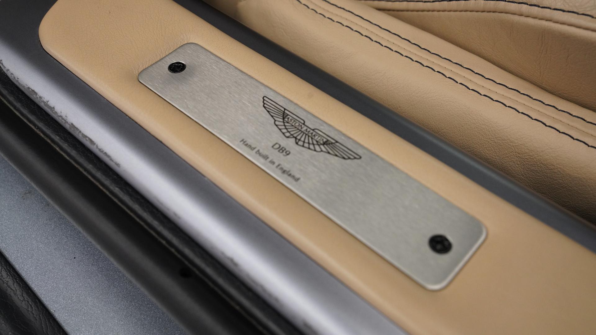 Aston Martin DB9 Photo d77a93c5-26a8-48b4-bfa2-1694d95ddcc3.jpg