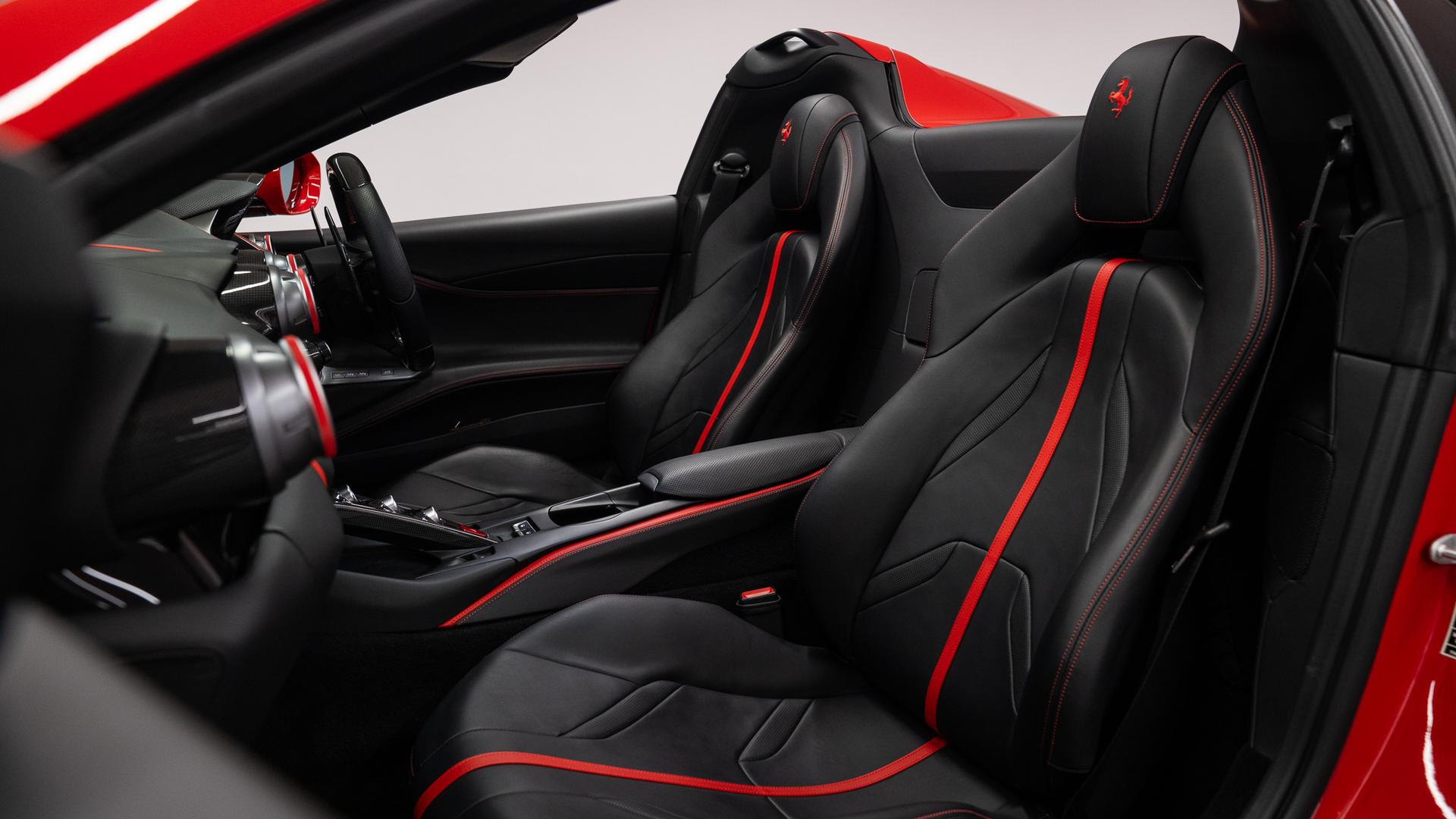 Ferrari 812 Photo d77fc93f-a508-44c8-bc4c-10d832657312.jpg