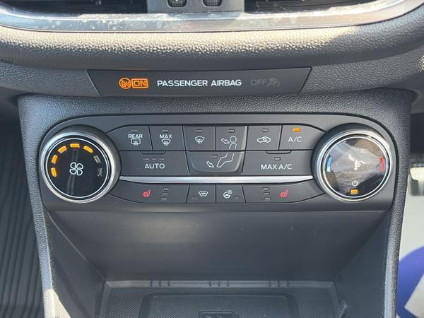 Ford FIESTA Photo 11