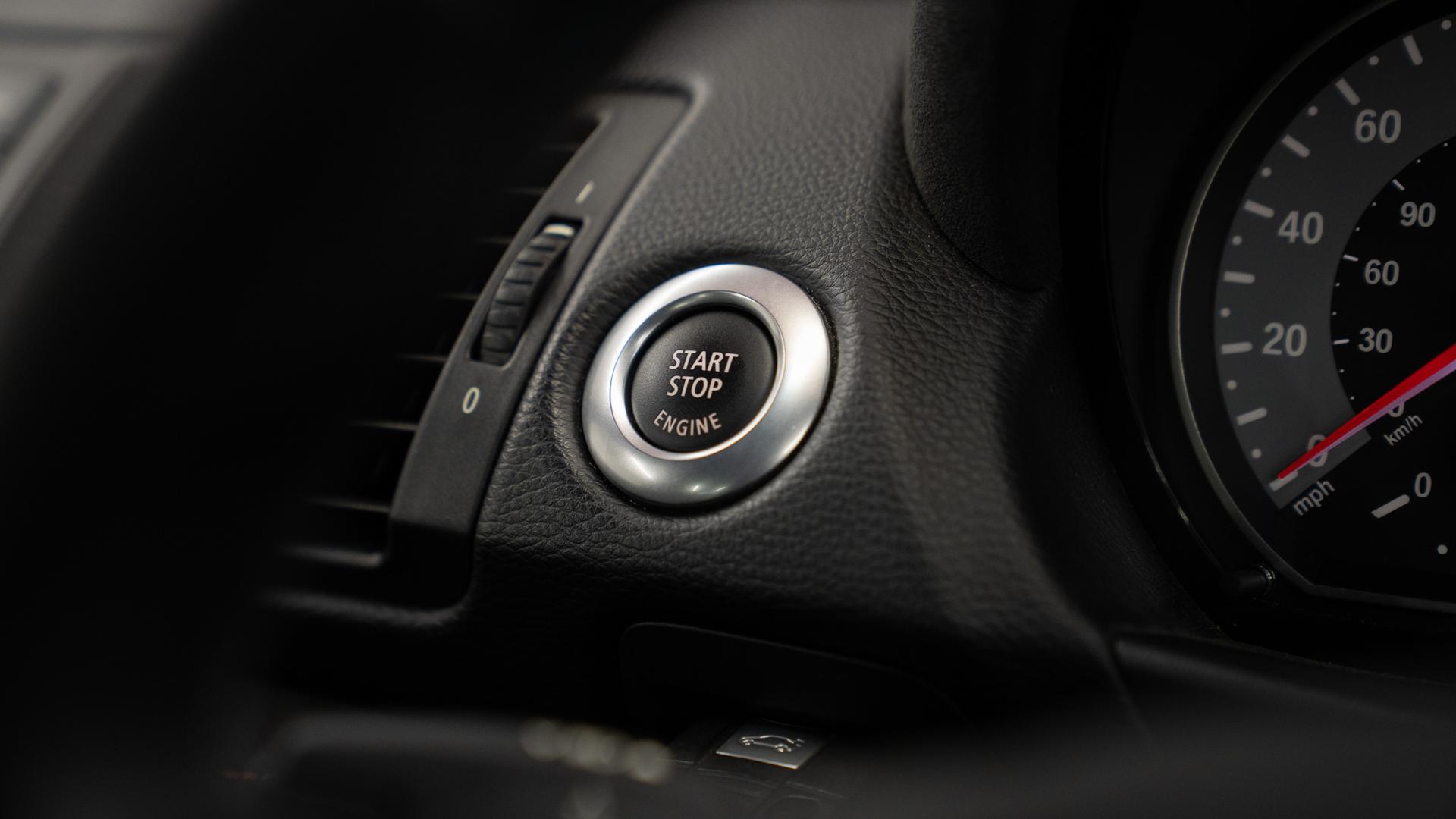 BMW 1M Photo d7b5c287-1306-4f1a-8347-41d532a27488.jpg