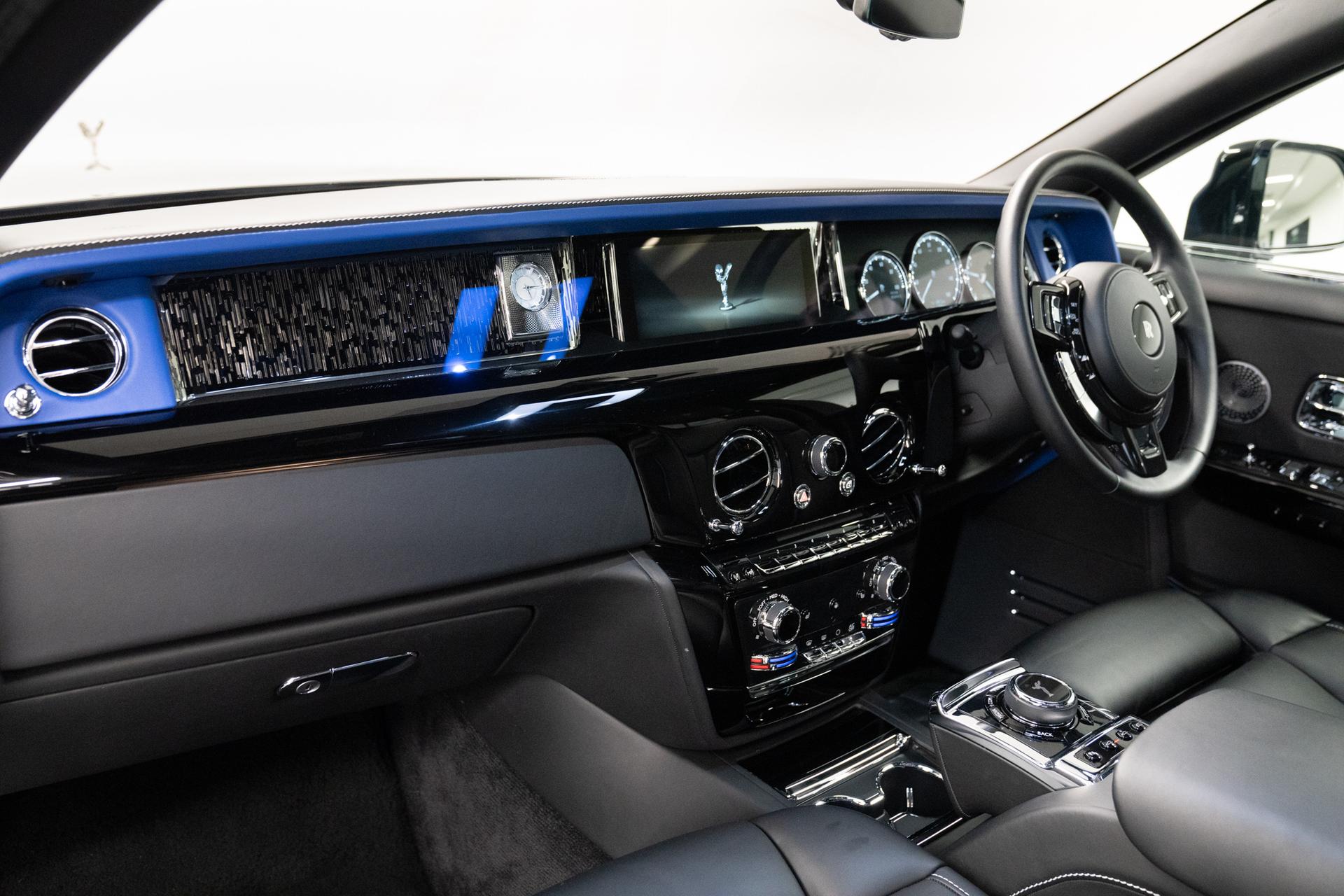 Rolls-Royce Phantom Photo d7b61d99-d0e6-4994-97f2-0b24b154a988.jpg