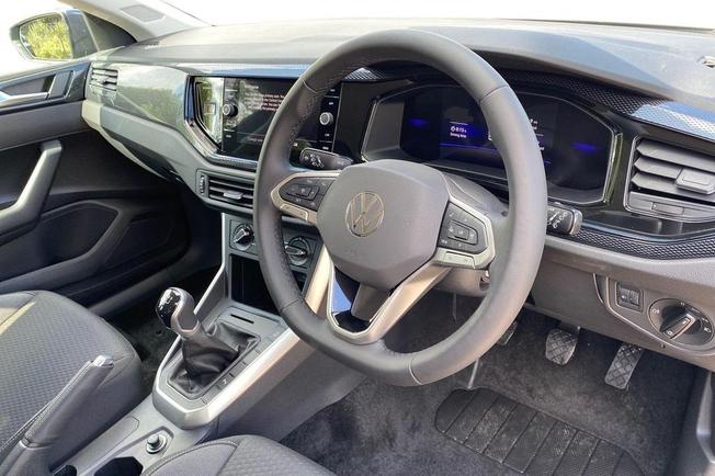 VOLKSWAGEN Polo Photo 9