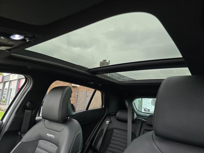 Which Kia Sportage Has A Sunroof: Top Models with This Feature