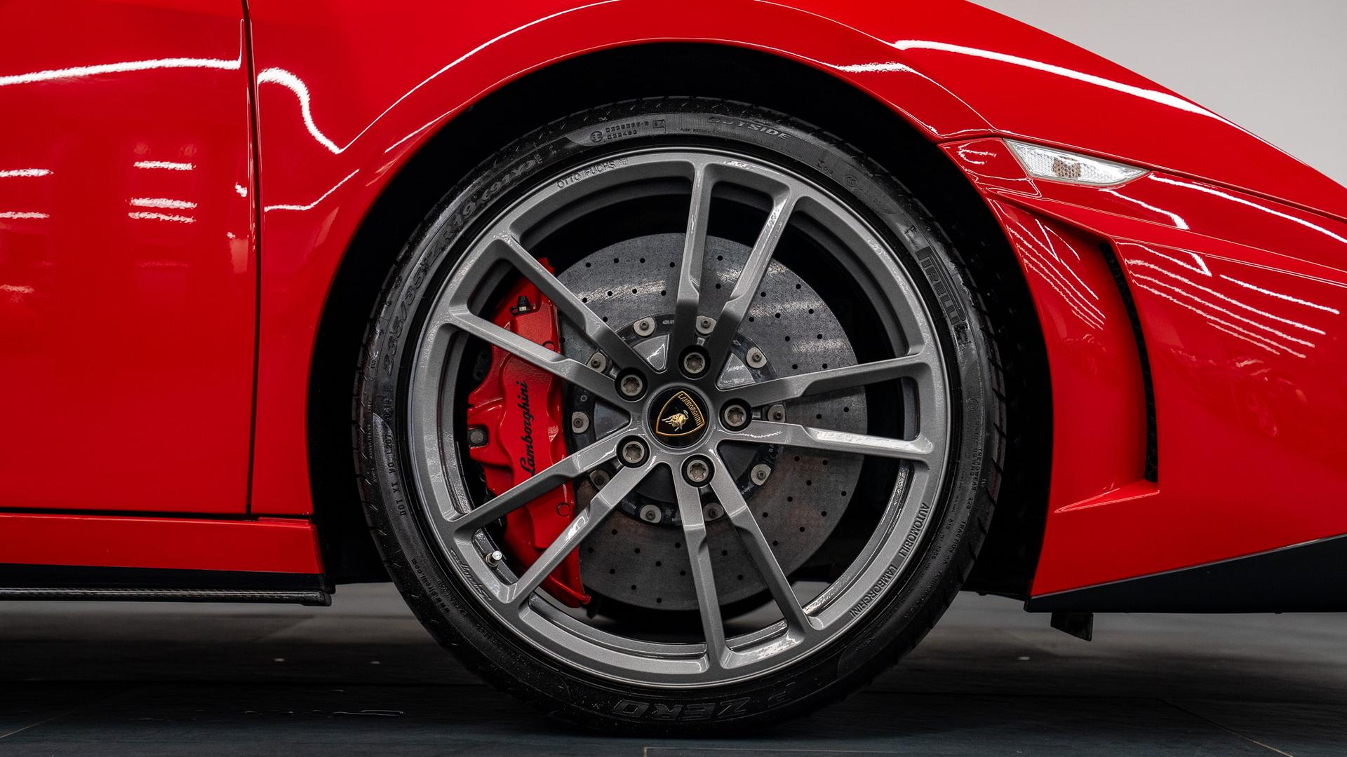 LAMBORGHINI Gallardo Photo d7d31155-6743-4759-ad68-548451ed4384.jpg