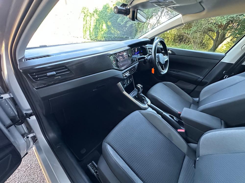 Used Volkswagen Polo YH24ZYJ 25