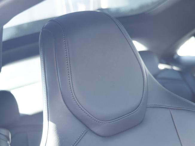 PORSCHE Taycan Photo 25