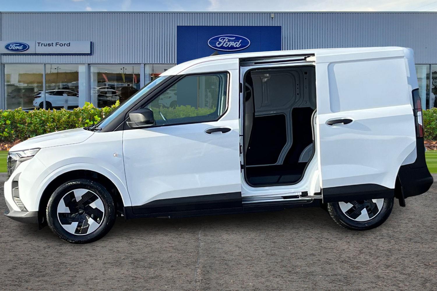 Ford E-TRANSIT COURIER Photo 5