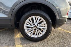 Volkswagen T-Roc Photo 5