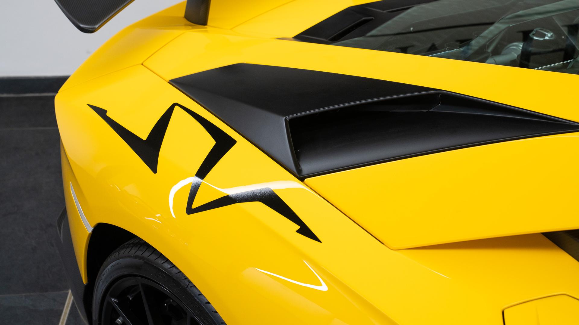 LAMBORGHINI Aventador Photo d7e67ccd-60cd-4248-9dfe-e92f62270168.jpg