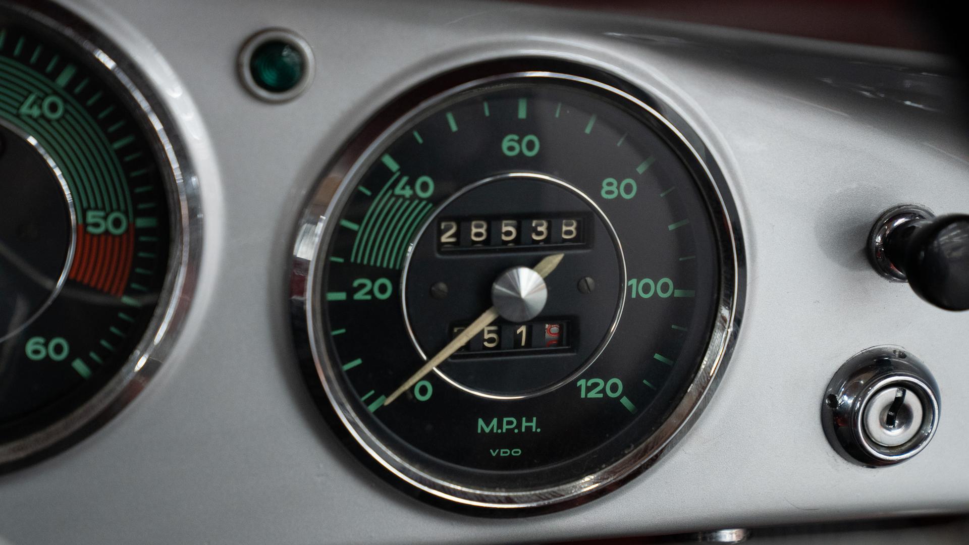 Porsche 356B Photo d7fc8f13-8288-4491-8a53-226d5757bcaa.jpg