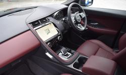 Jaguar E-PACE Photo 11