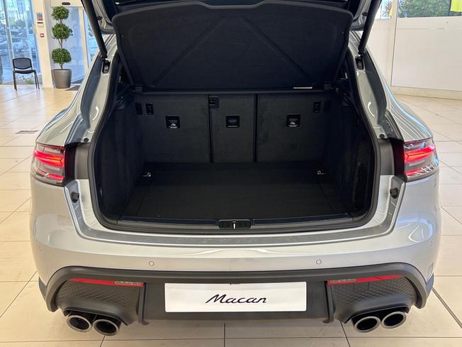 PORSCHE Macan Photo 19