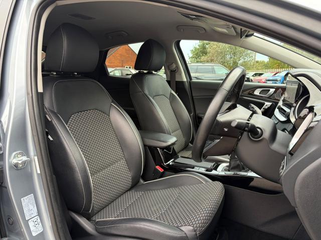 Kia XCeed Photo d82a6b50-054c-4039-8441-c970ef361ed9.jpg