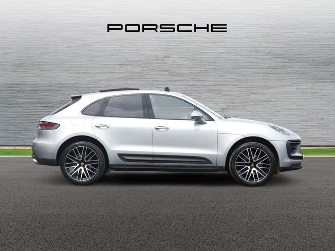 PORSCHE Macan Photo 3