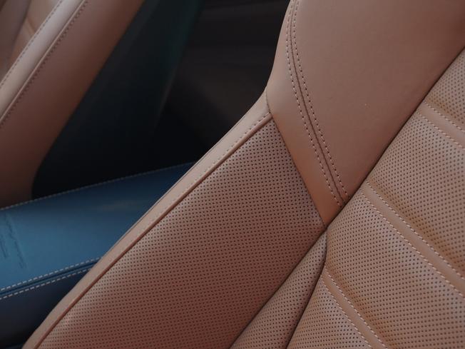 PORSCHE 911 Photo 13
