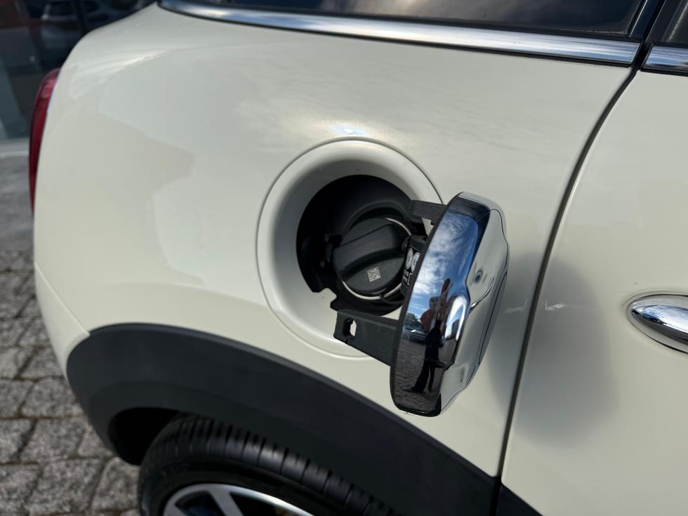 MINI Hatch Photo d84715ca-66d3-4a21-b816-22a7be79357b.jpeg