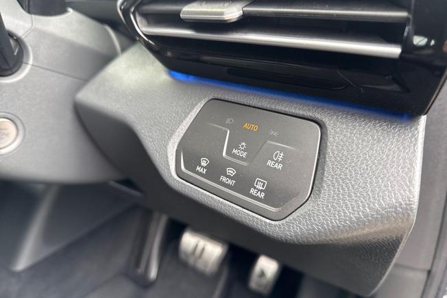 VOLKSWAGEN ID.4 Photo 27