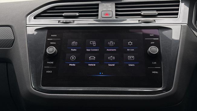 VOLKSWAGEN Tiguan Photo 8