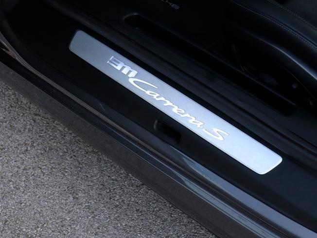 PORSCHE 911 Photo 9