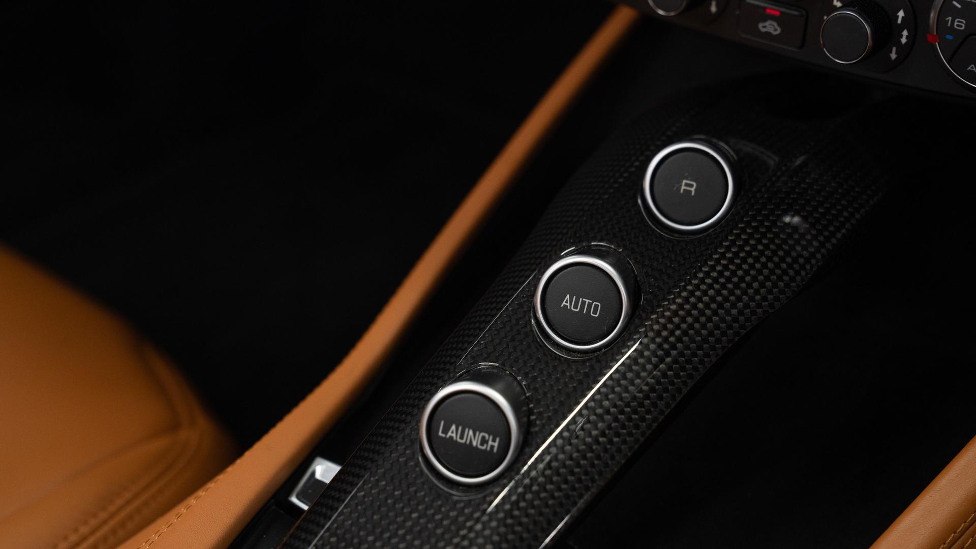 Ferrari California Photo d86aaf09-bf65-40de-b371-25bc444eaeb9.jpg