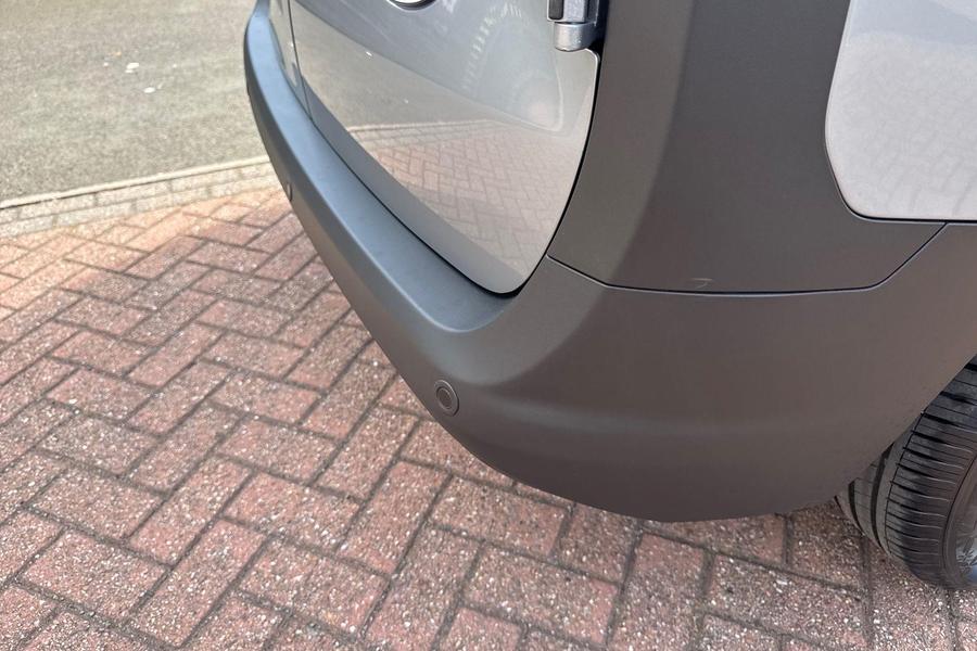 Ford TRANSIT COURIER Photo d88be85c-9084-4903-bb0f-1f3d5530a0ab.jpg