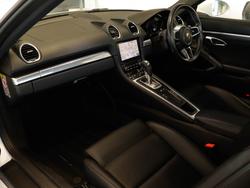 PORSCHE 718 Cayman Photo 3