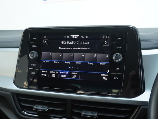 Volkswagen T-Roc Photo d8ac599c-235d-4d05-a568-d4b5d4a44049.jpg