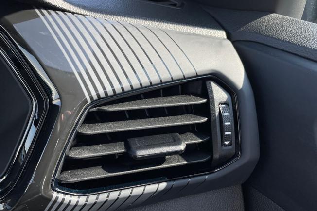 VOLKSWAGEN T-Cross Photo 35