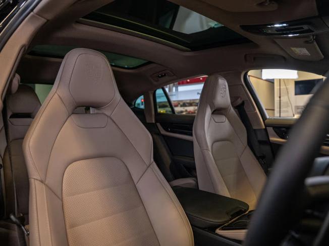 PORSCHE Panamera Photo 15