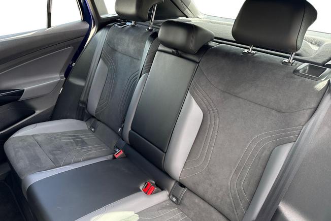 VOLKSWAGEN ID.4 Photo 11