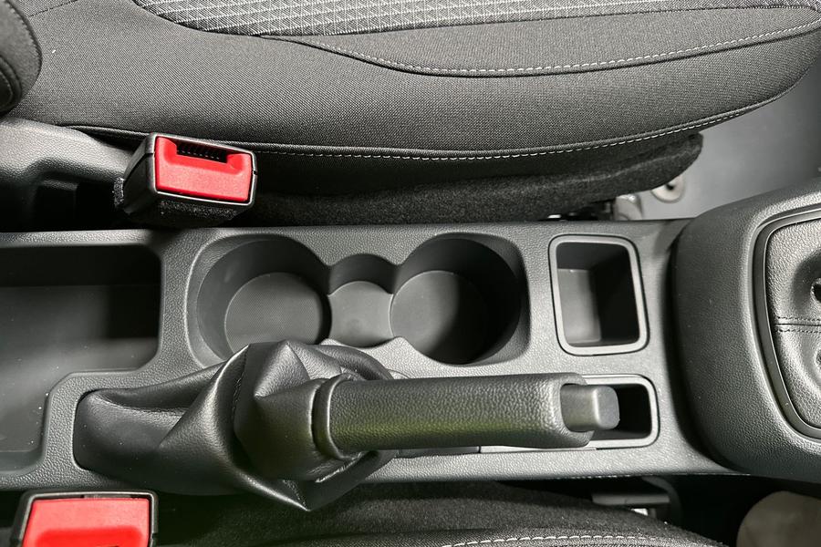 Ford TRANSIT COURIER Photo d8e5c3d4-9fda-44e2-8b62-2aa824f109ae.jpg