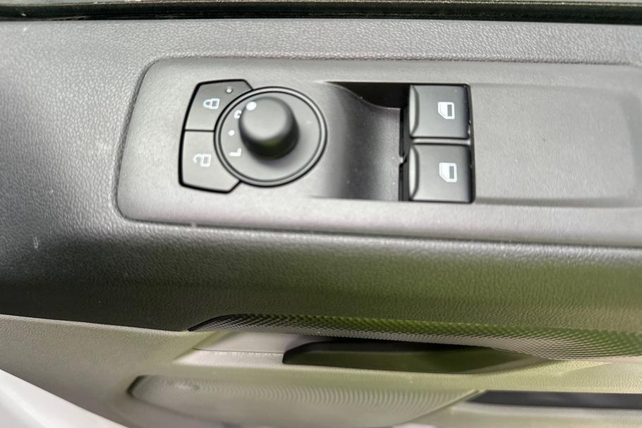 Used Ford TRANSIT CUSTOM CUSTTRENDPHEV01 16