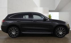 Mercedes-Benz EQC Photo 1