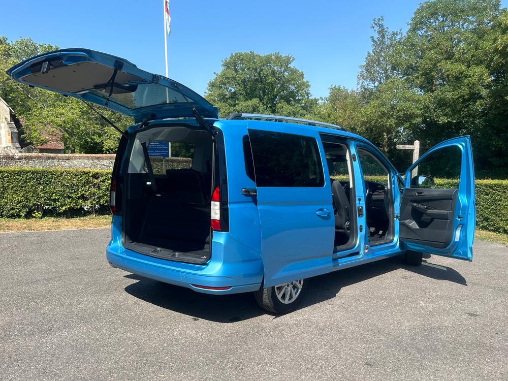 Used Ford Grand Tourneo Connect MT23ZDH 17