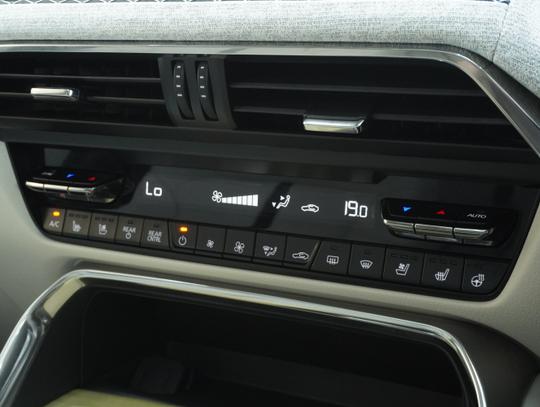 Mazda CX-80 Photo d90446f9-b486-4e58-bf3f-cf5552dde2df.jpg